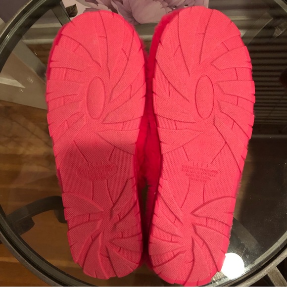 Kensie Hot Pink Heart Fluffy Fur Memory Foam Slippers with Rubber Soles, 9 - Picture 8 of 10